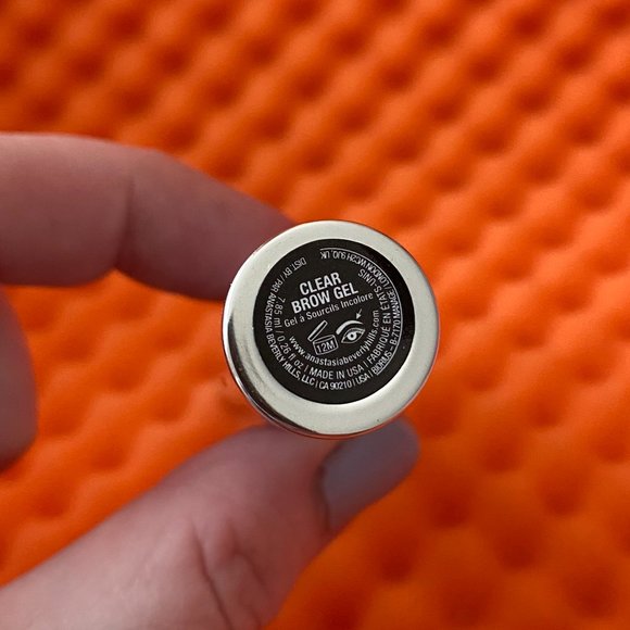 Anastasia Beverly Hills Clear Brow Gel - Picture 9 of 10